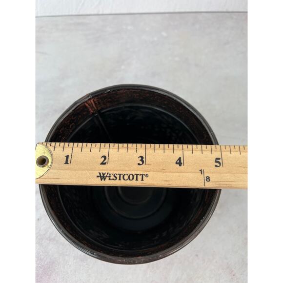 Tin Planter/ Bucket 41/2 inches tall and 5 inches‎ wide. - Picture 8 of 9